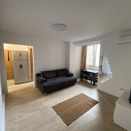 דירות בוקרשט Apartament Universitate מראה חיצוני תמונה