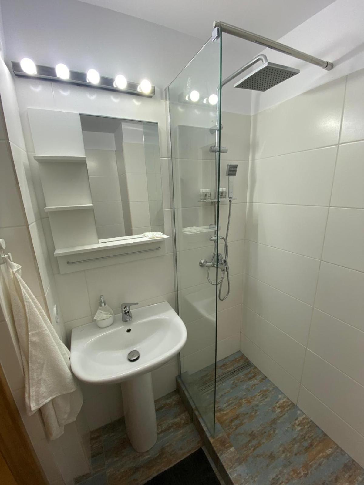 דירות בוקרשט Apartament Universitate מראה חיצוני תמונה